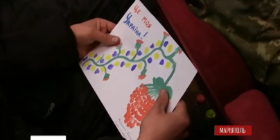 В Мариуполе праздник для военных организовали под обстрелами