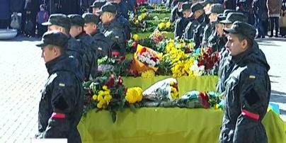 20 неизвестных солдат провели в последний путь в Днепропетровске