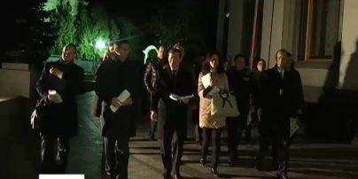В парламенте после длительного заседания сформирована правящая коалиция