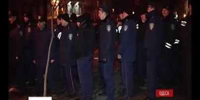 В Одессе активисты требуют уволить милиционеров, которые год назад крушили палаточный городок