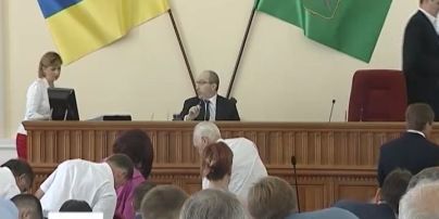 В Харькове не нашли чиновников, подлежащих люстрации