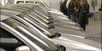 Что мешает подчиненным Яценюка распродать миллионный автопарк
