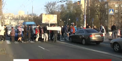 Замерзшие киевляне двоих многоэтажек требуют включить отопление