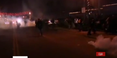 В американском городе Фергюсон вновь вспыхнули беспорядки