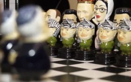 У Межигір'ї знайшли ексклюзивні шахи Януковича з королем Путіним