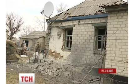 Бойовики кришать артилерією Щастя та пробують відбити в силовиків Станицю Луганську