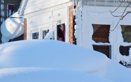 Американський штат Нью-Йорк завалило 2-метровими кучугурами снігу, шість людей загинули