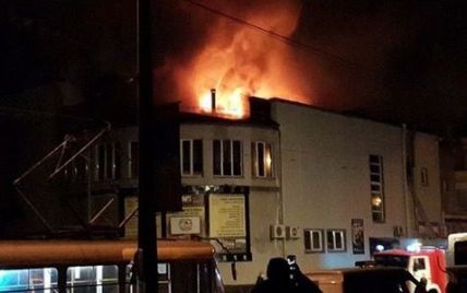 Міліція розцінює пожежу у кінотеатрі "Жовтень" як підпал
