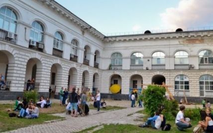 Киевсовет просит правительство вернуть Гостиный двор в коммунальную собственность