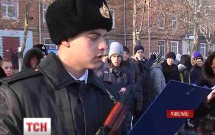 Півсотні кримських курсантів заприсяглися на вірність Україні у Миколаєві