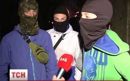 У Києві десятки підлітків почали "полювати" на педофілів і мало не скалічили чоловіка