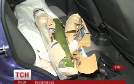 Військовий поцупив чотири гранатомети "Муха" зі своєї частини та розсікав з ними Києвом