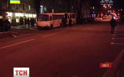 В Одессе милиция перекрыла улицу после обещания активистов установить палатку