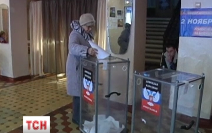 Журналісту ТСН вдалося "проголосувати" на псевдовиборах на Донбасі під дулами автоматів бойовиків