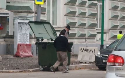 В Москве Макаревича выбросили в мусорный бак - соцсети