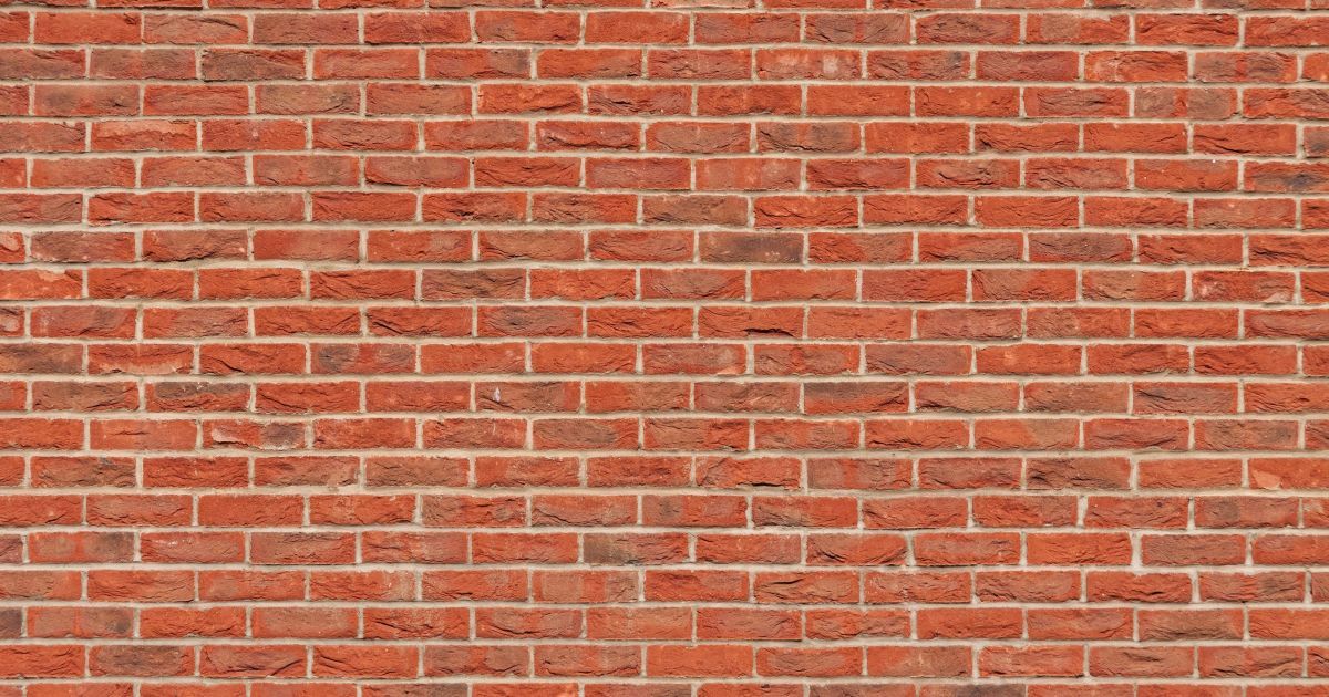 Во Франции семейная пара приобрела дом с тайной комнатой времен XX века