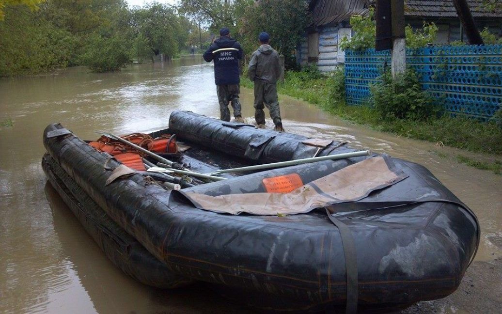 Львівщину вже четвертий день заливають сильні дощі / © zik.ua