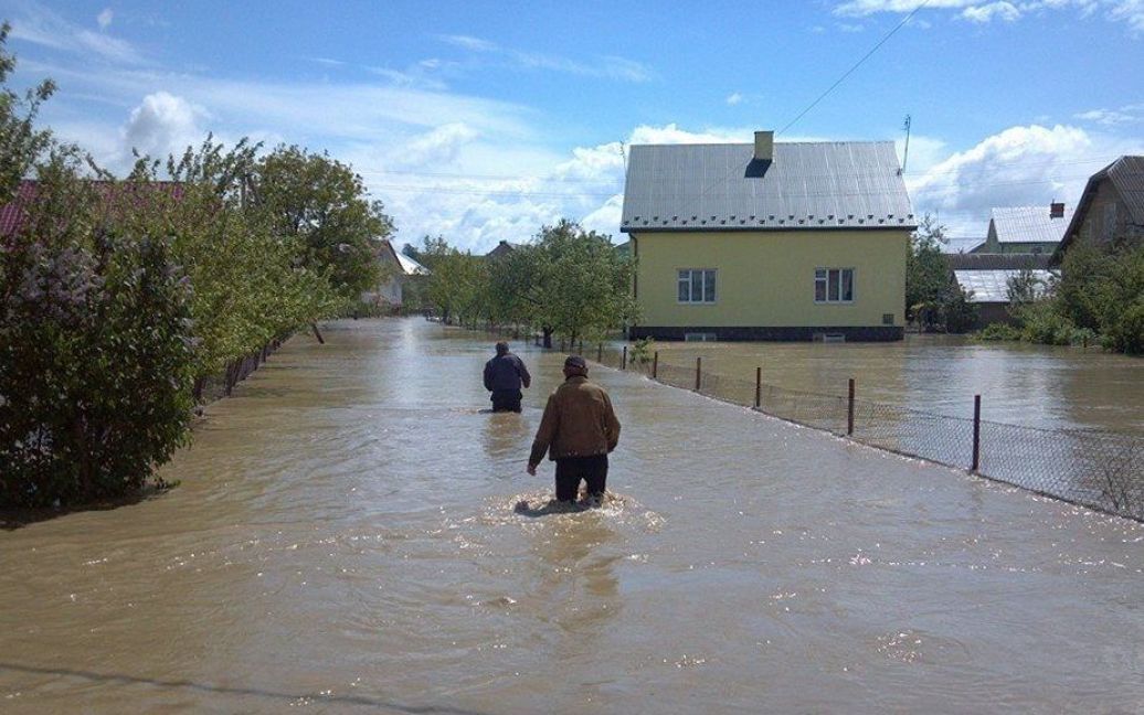 Львівщину вже четвертий день заливають сильні дощі / © zik.ua