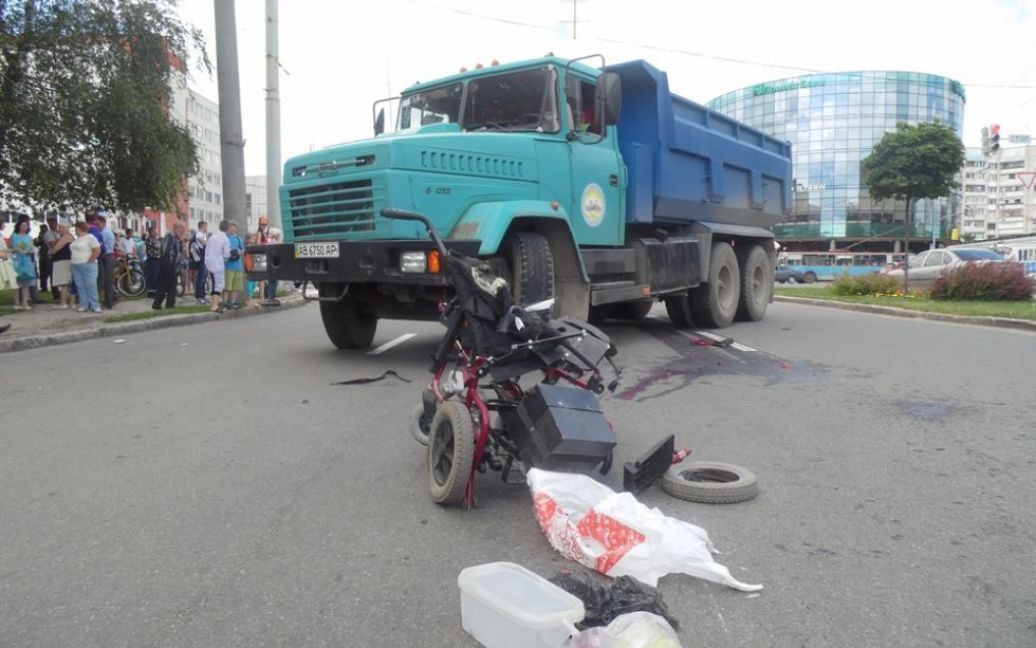 У Вінниці під колесами "КрАЗа" загинула жінка на інвалідному електровізку / © instagram Джермейна Ленса