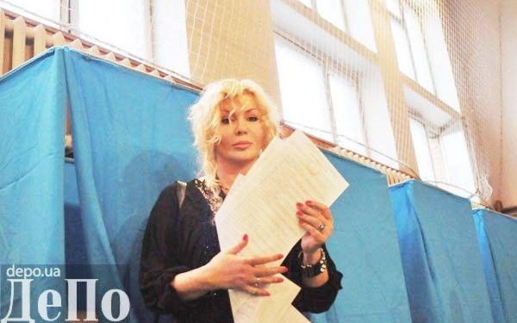 Билык голосовала за подругу / © depo.ua
