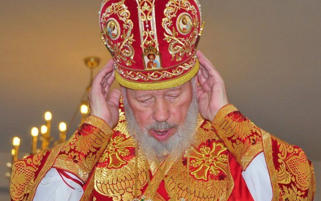 Митрополит Владимир перед началом литургии в Свято-Покровском кафедральном соборе в Запорожье, 22 мая 2009 г. / © УНІАН