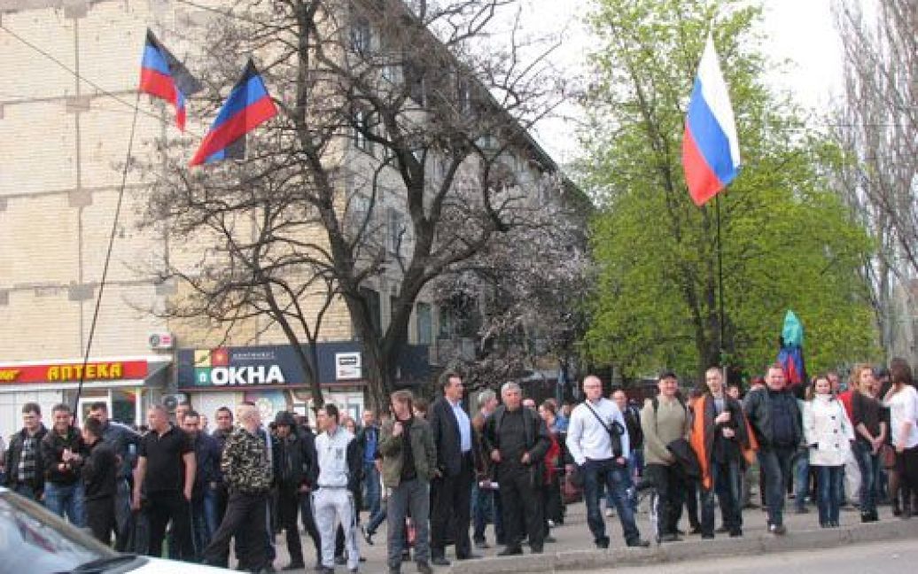 Сепаратистів було у десять разів менше, ніж проукраїнських активістів / © rusbiz.clan.su