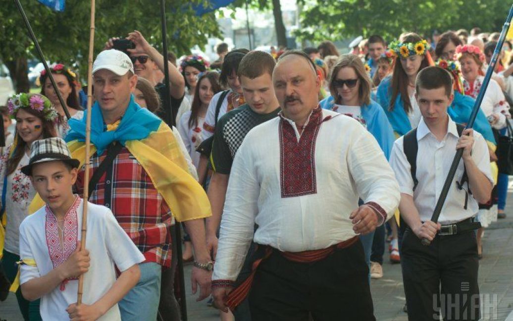 В Запорожье украинцы вышли на парад вышиванок / © УНІАН