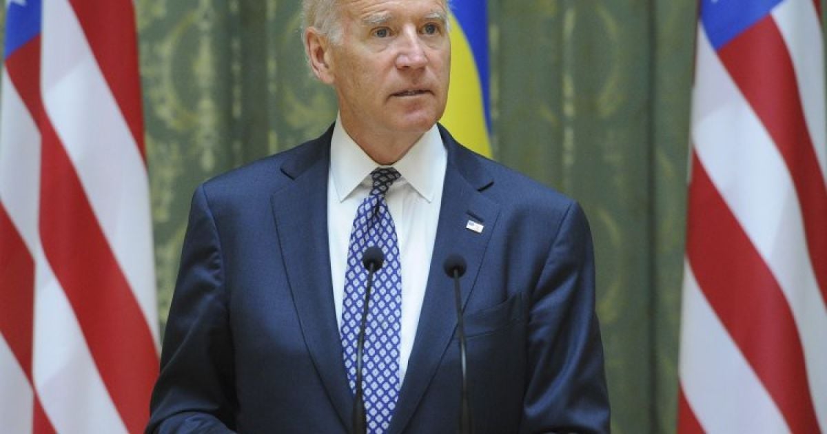 Байден вновь прогрозил России изоляцией