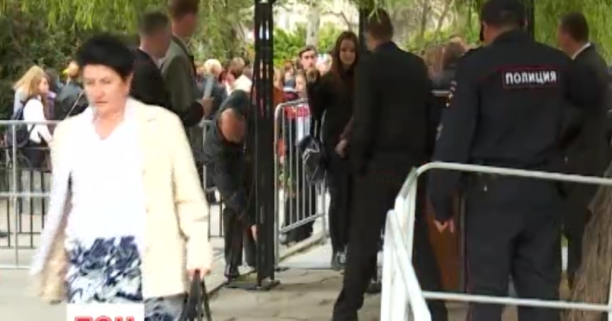 Крым привыкает к новым правилам жизни