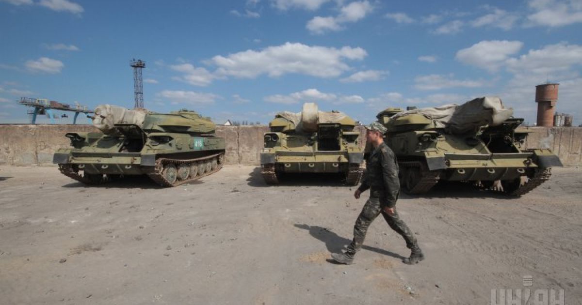 Военную технику вывезут из Крыма / © УНИАН