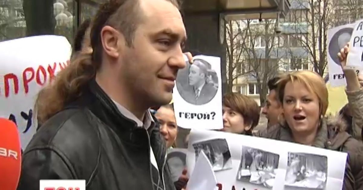 Эксперты назвали поведение "свободовцев" кощунством и клоунадой