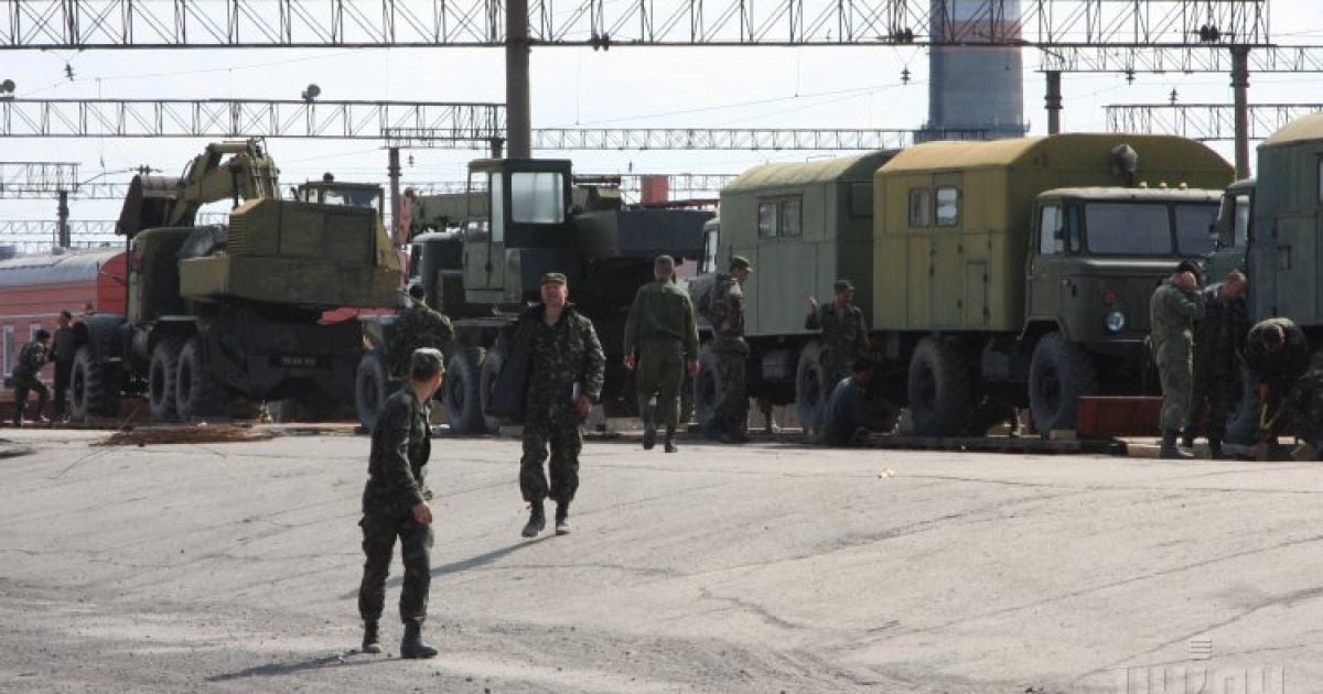 Военную технику вывезут из Крыма / © УНИАН