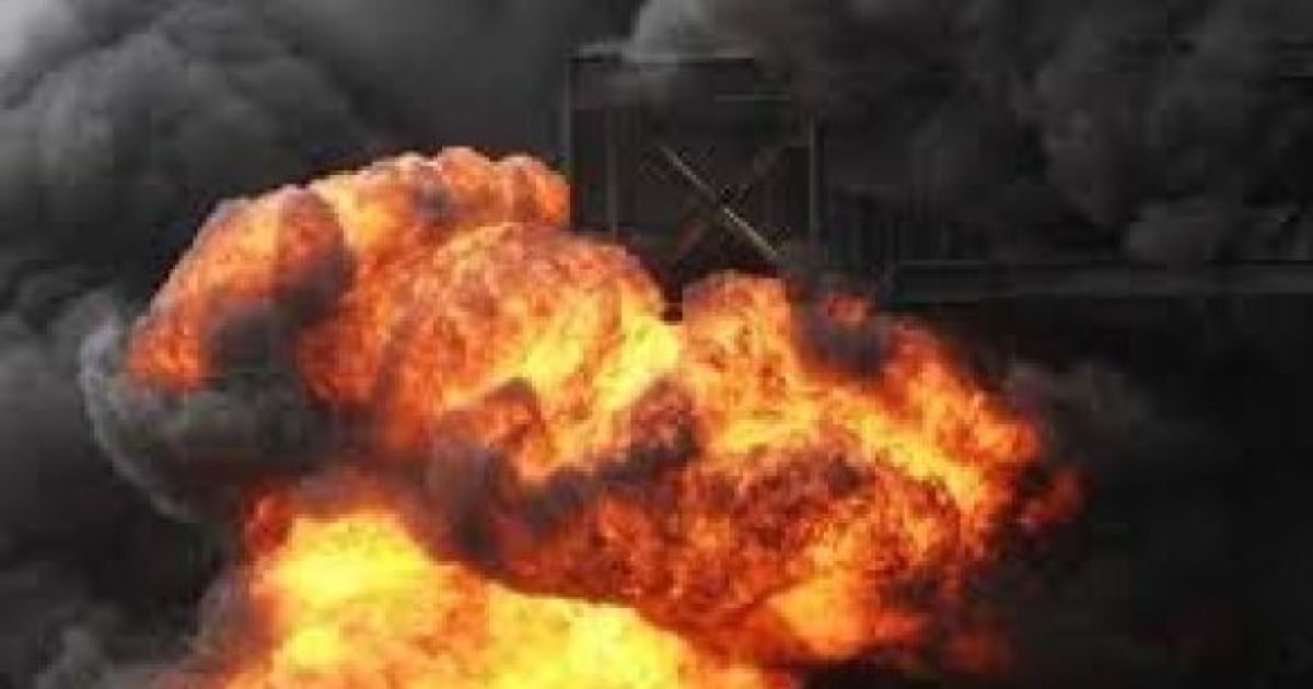 Одноэтажное здание площадью 600 квадратных метров оказалось полностью разрушено