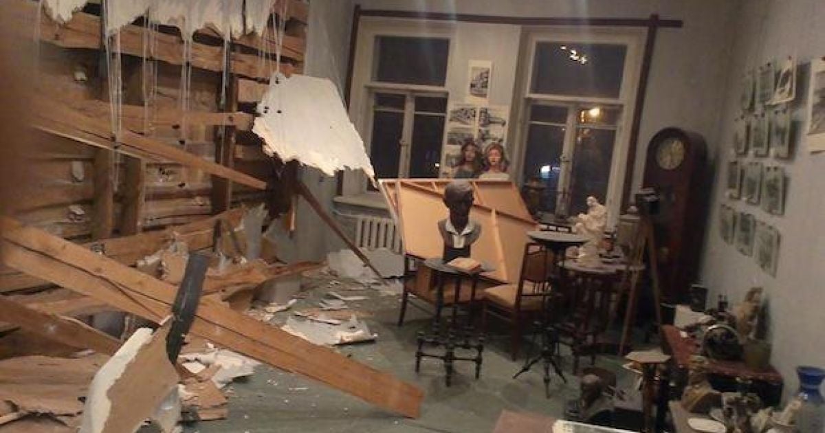 По словам сотрудников, это уже второе нападение на них.