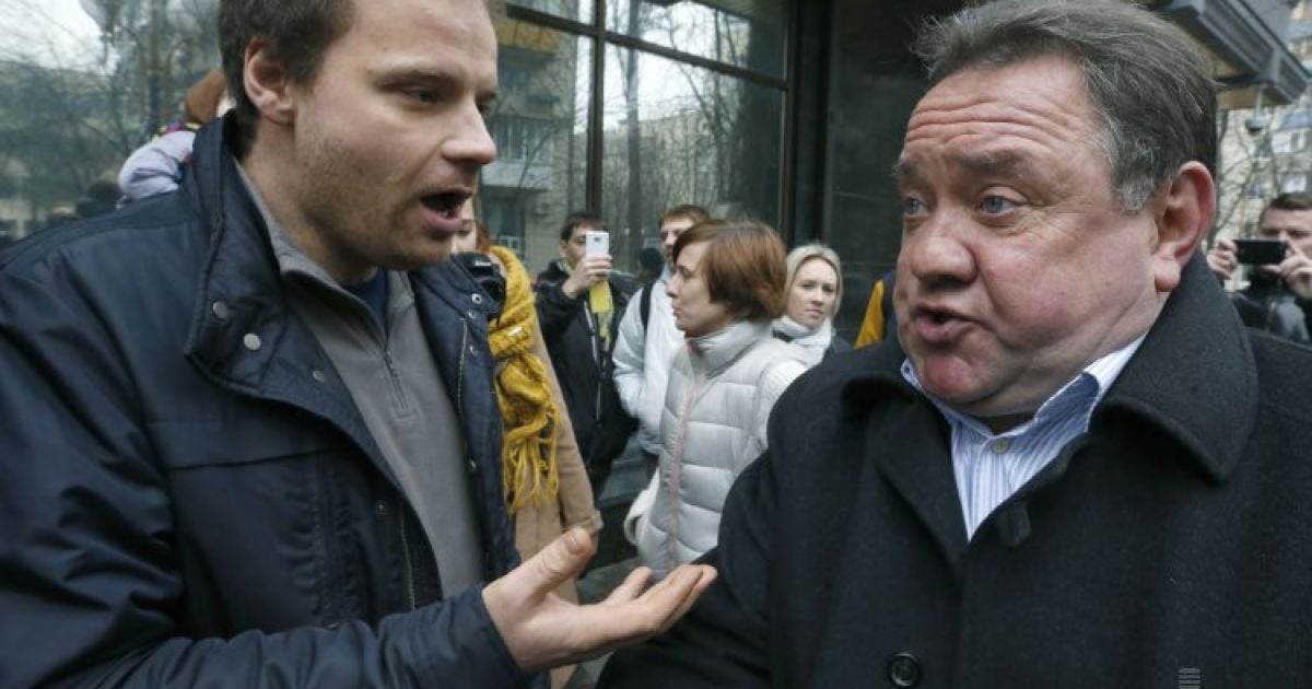 Скандального нардепа Бенюка (справа) включили в состав комиссии при президенте