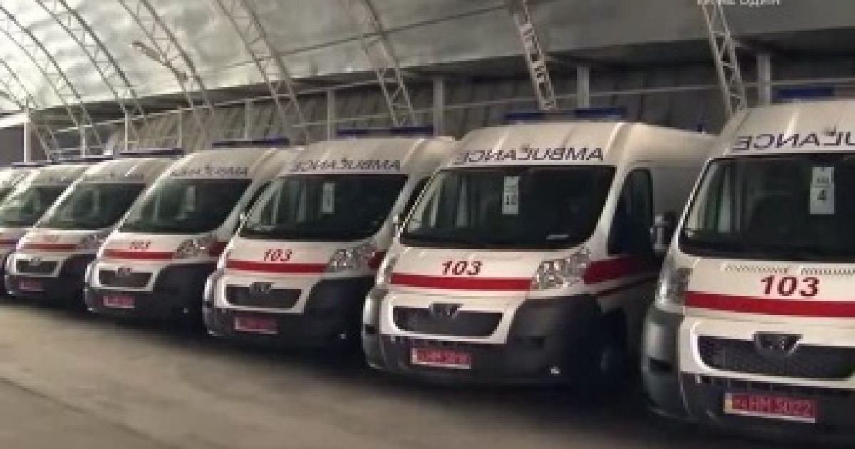 Під приймальним відділенням столичної лікарні швидкої допомоги дві доби помирав чоловік