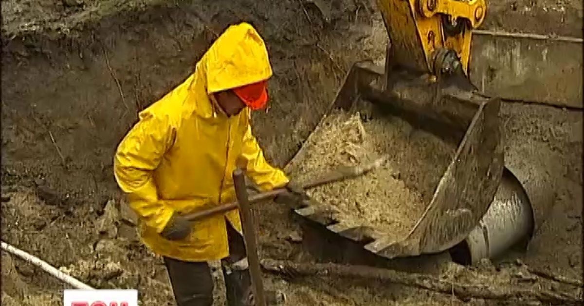 Комунальникам потрібно ще три доби для ремонту