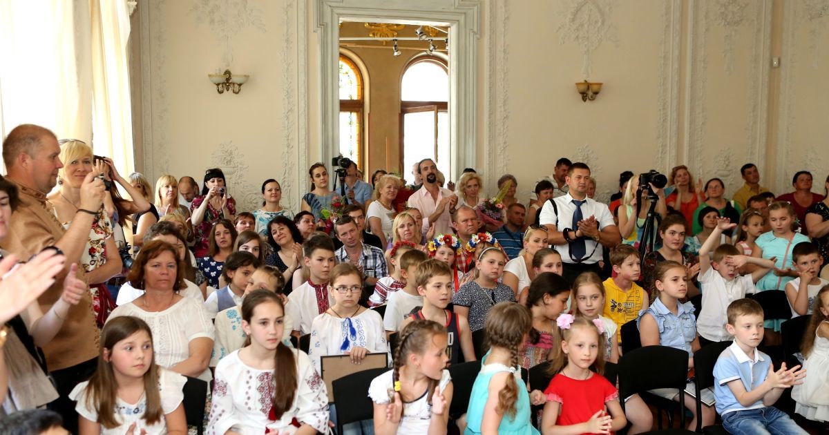 Дети со всей страны нарисовали мирную и единую Украину