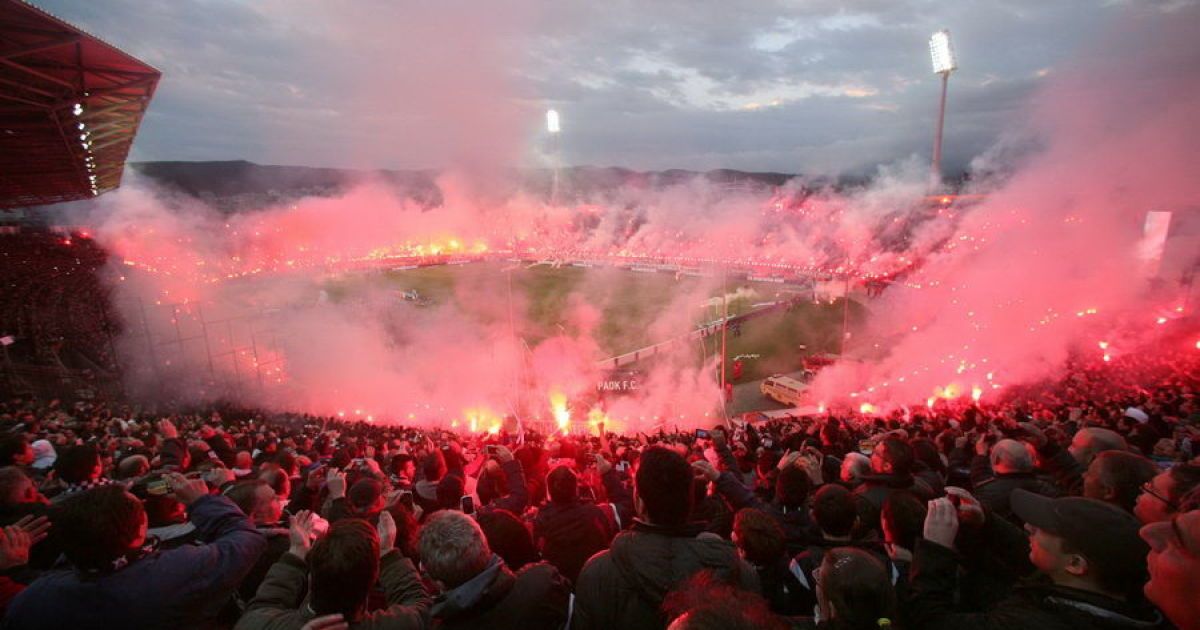 Крутое огненное шоу перед матчем ПАОК - "Олимпиакос"