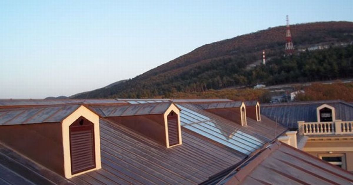 Роскошный "дворец Путина" на берегу Черного моря в селе Прасковеевка возле курортного города Гененджик в Краснодарском крае России / © kolyan.net