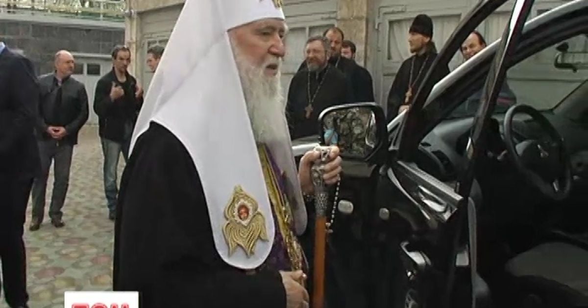 Церковный иерарх пожертвовал для военных внедорожник