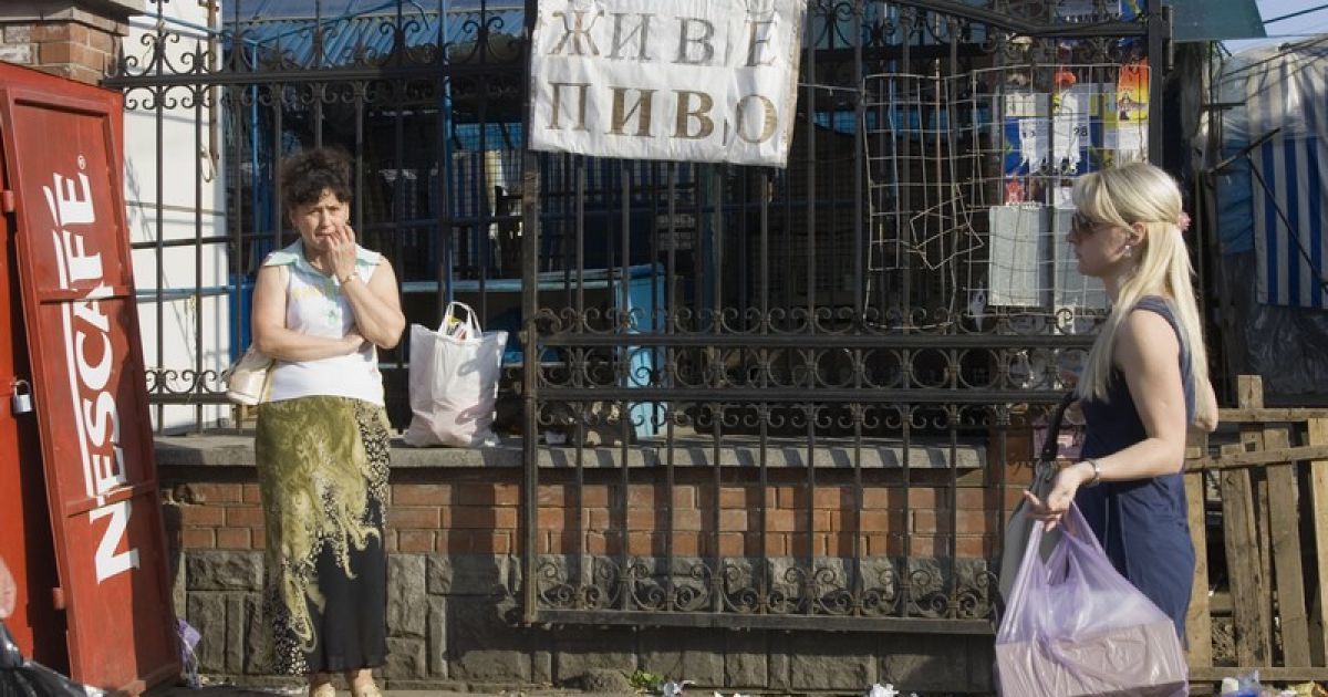 На вулицях Києва нікуди викидати сміття