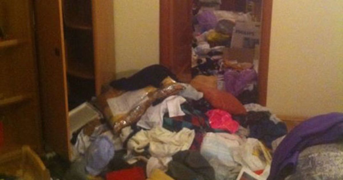Неизвестные устроили в квартире настоящий беспорядок