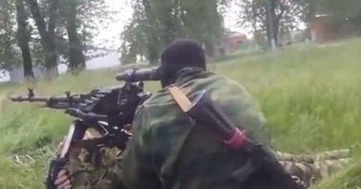 Российский журналист говорит террористам, как нужно стрелять