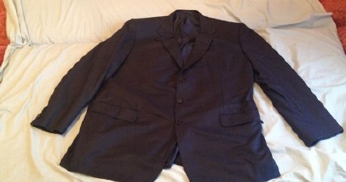 В Интернете продают пиджаки Януковича от Бриони