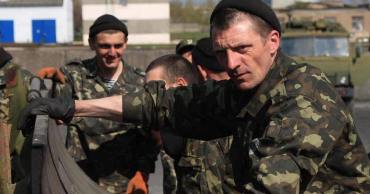 Военную технику вывезут из Крыма / © УНИАН