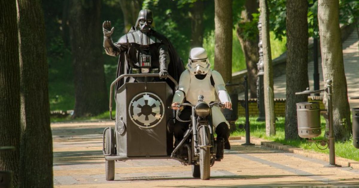 Дарт Вейдер презентовал свой "зеленый кабинет"