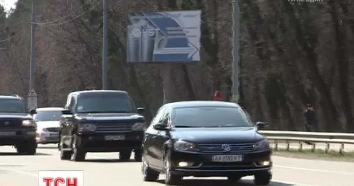 Кортеж Арсена Авакова сегодня ехал с превышением скорости, для него гаишники перекрывали движение других авто