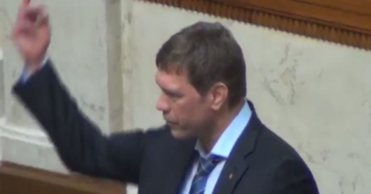 Царев показал депутатам средний палец