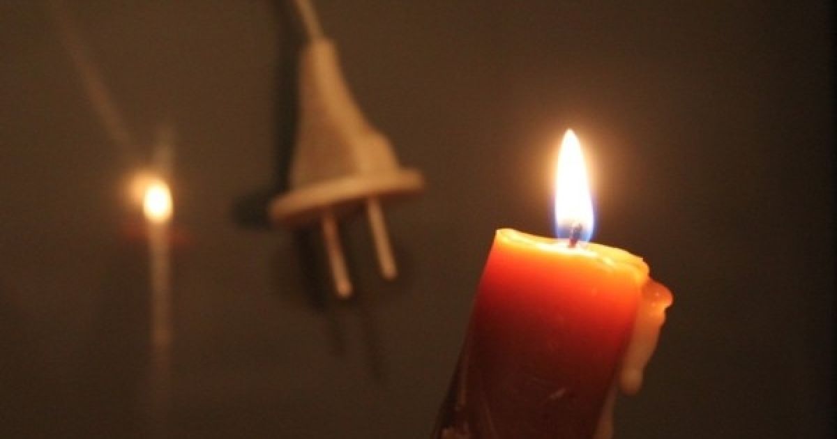 Десять сімей продовжують жити без світла